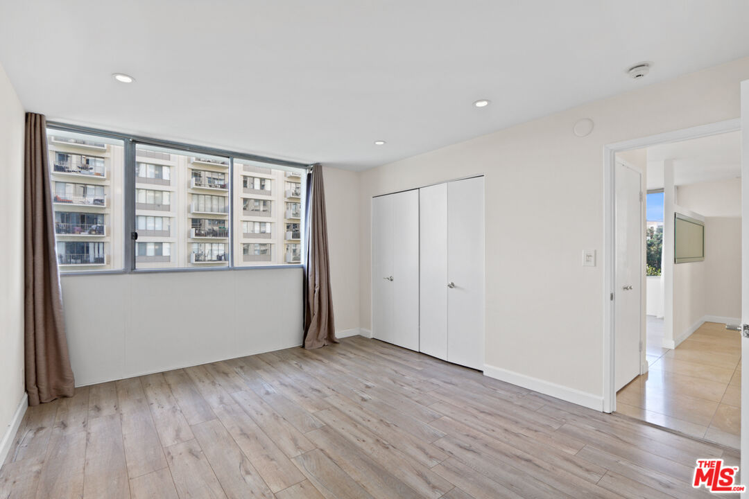 2160 Century Park Unit: 605