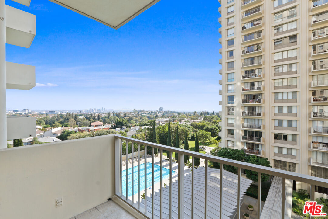 2160 Century Park Unit: 605