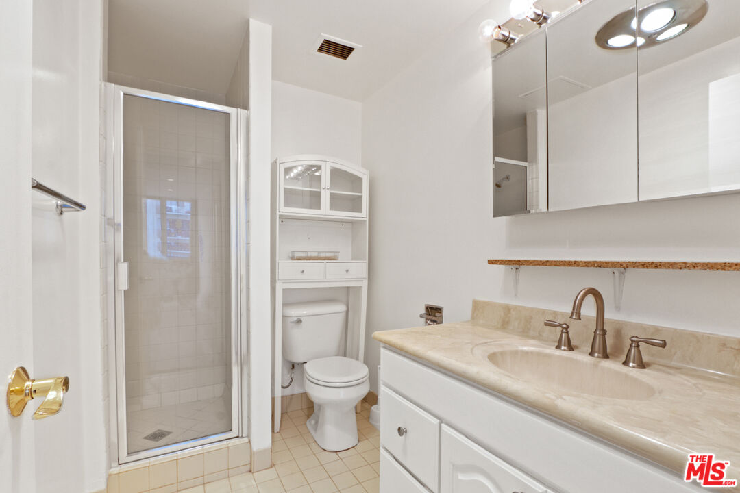 2160 Century Park Unit: 605