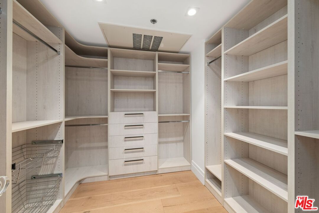 10660 Wilshire Blvd Unit: 1208