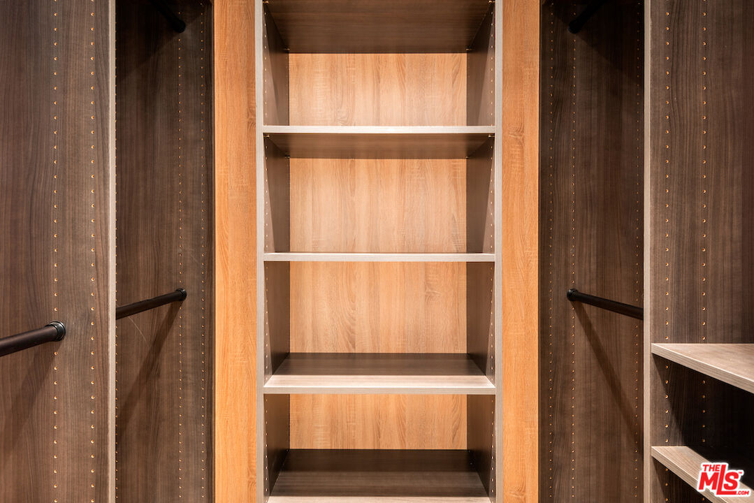 1030 N Kings Rd Unit: 403