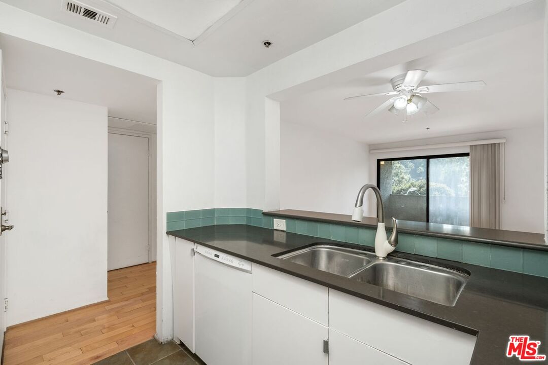 501 Palisades Dr Unit: 319