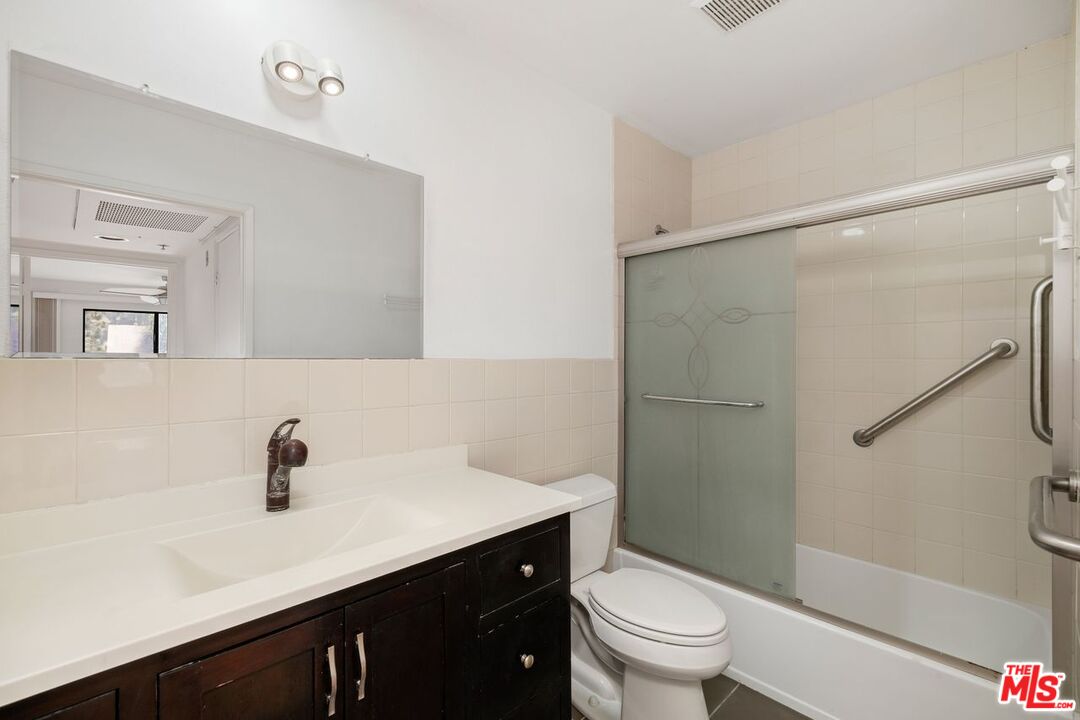 501 Palisades Dr Unit: 319