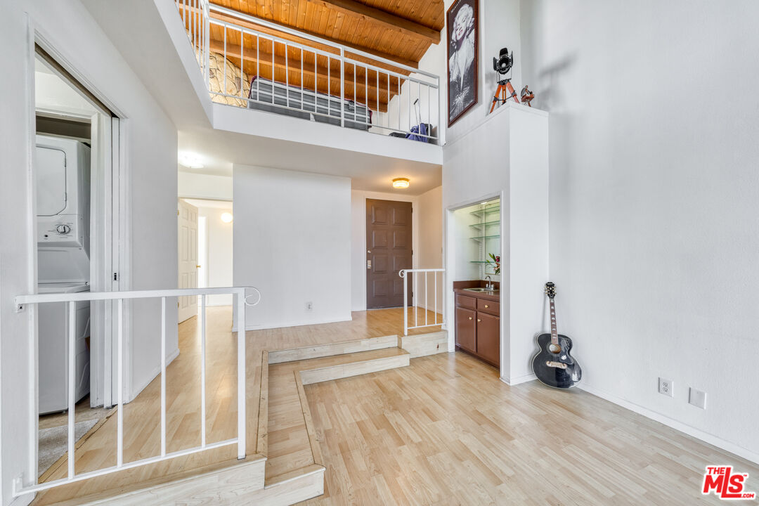 221 S Gale Dr Unit: 407