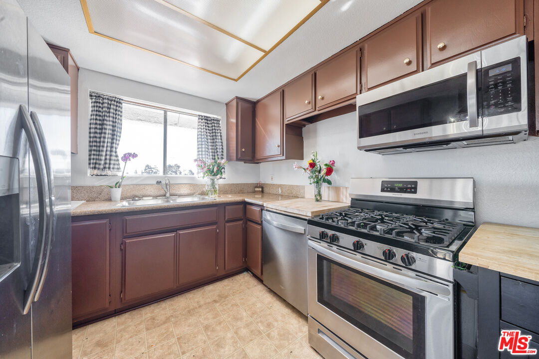 221 S Gale Dr Unit: 407