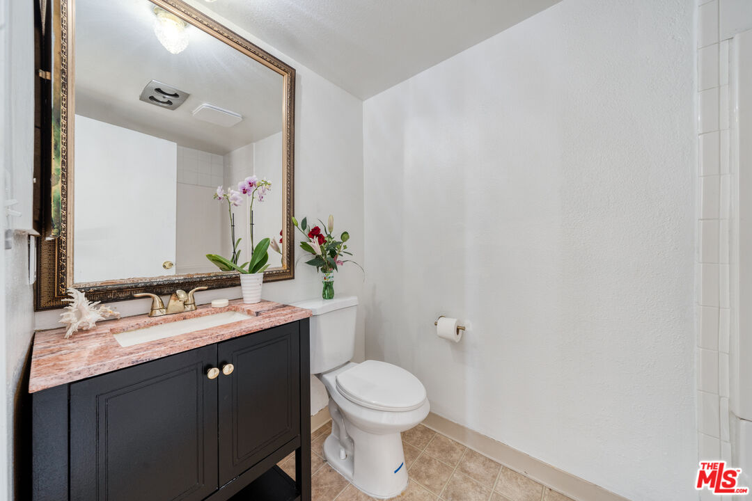 221 S Gale Dr Unit: 407