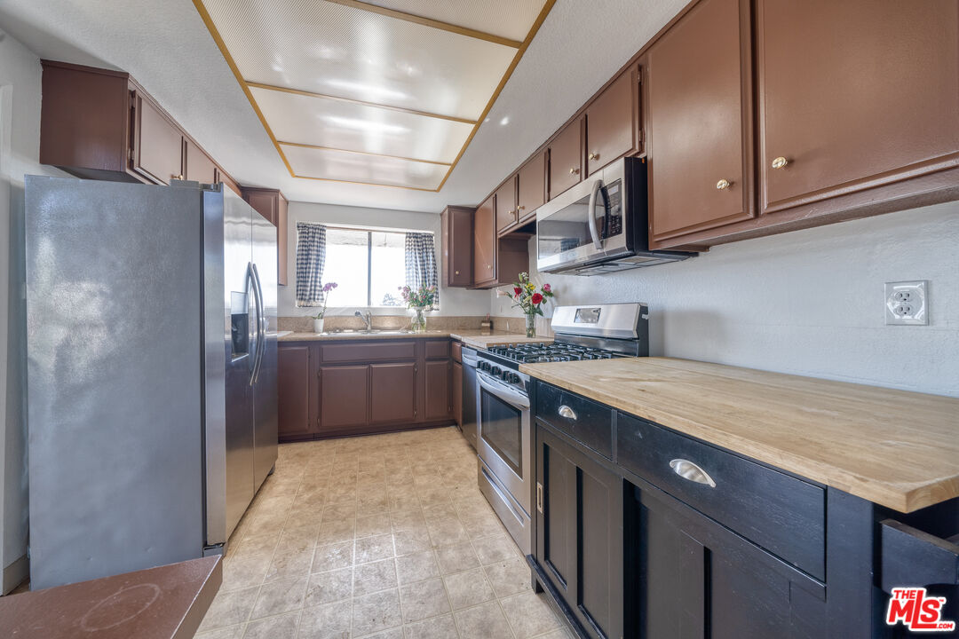 221 S Gale Dr Unit: 407