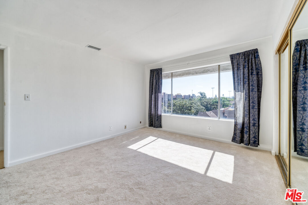 221 S Gale Dr Unit: 407