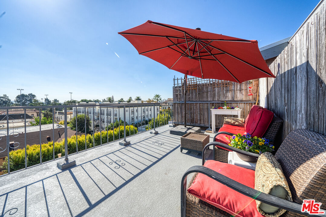 221 S Gale Dr Unit: 407