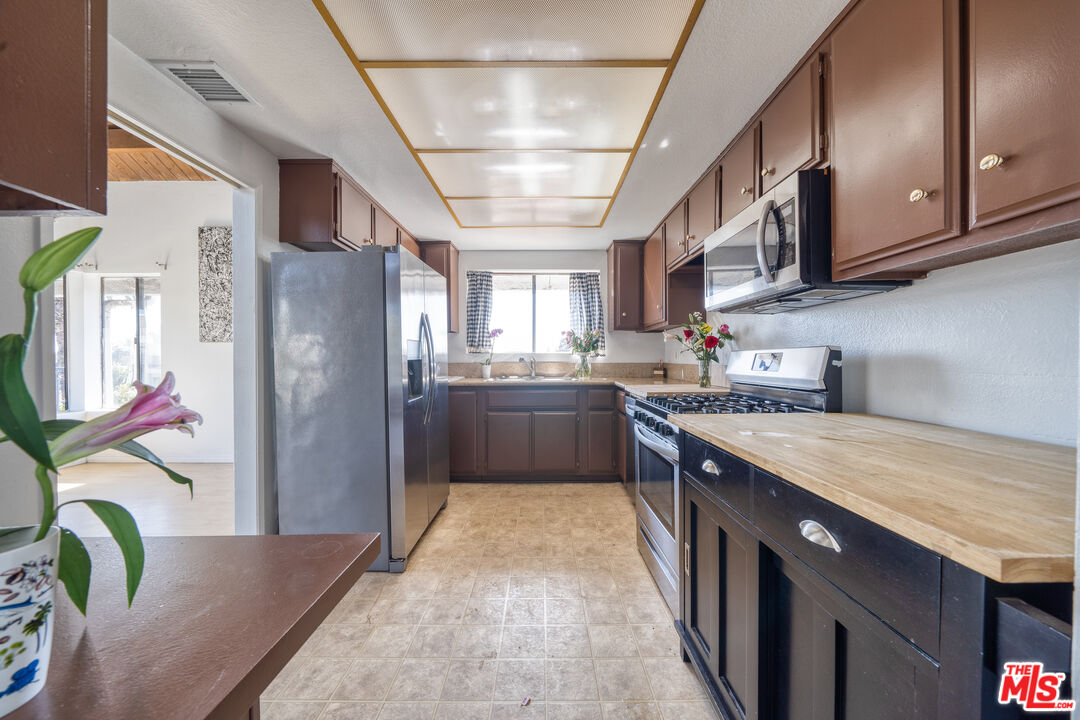 221 S Gale Dr Unit: 407