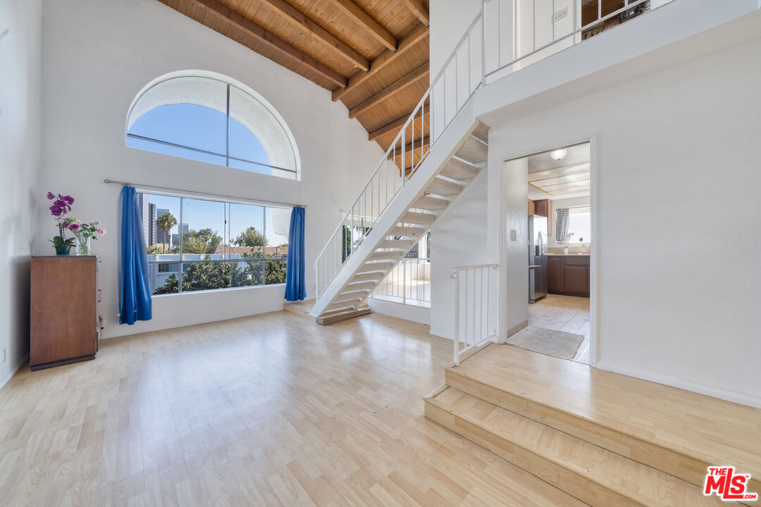 221 S Gale Dr Unit: 407