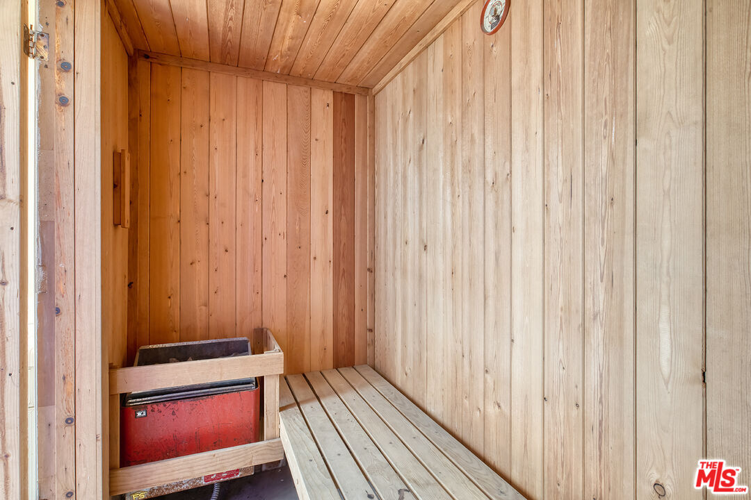 221 S Gale Dr Unit: 407