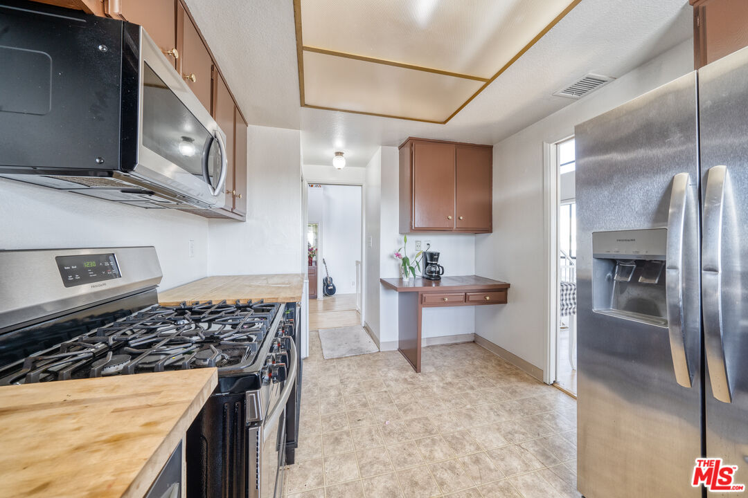 221 S Gale Dr Unit: 407