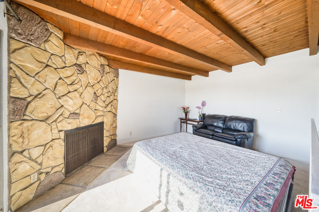 221 S Gale Dr Unit: 407