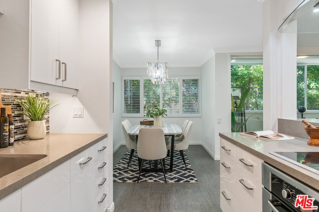 1015 N Kings Rd Unit: 110