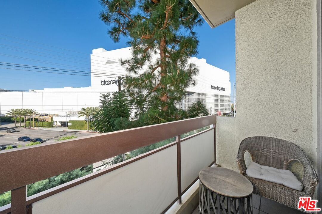 321 S San Vicente Blvd Unit: 408