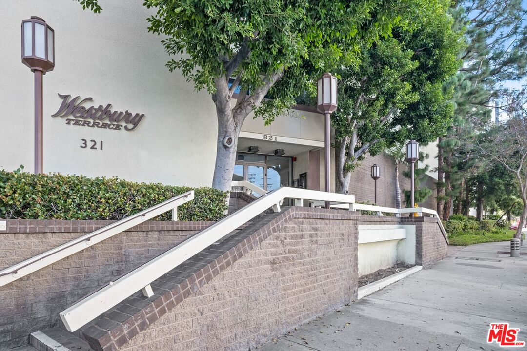 321 S San Vicente Blvd Unit: 408