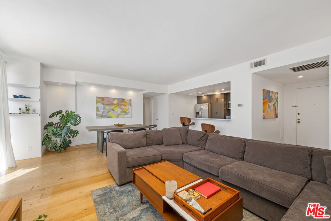 321 S San Vicente Blvd Unit: 408