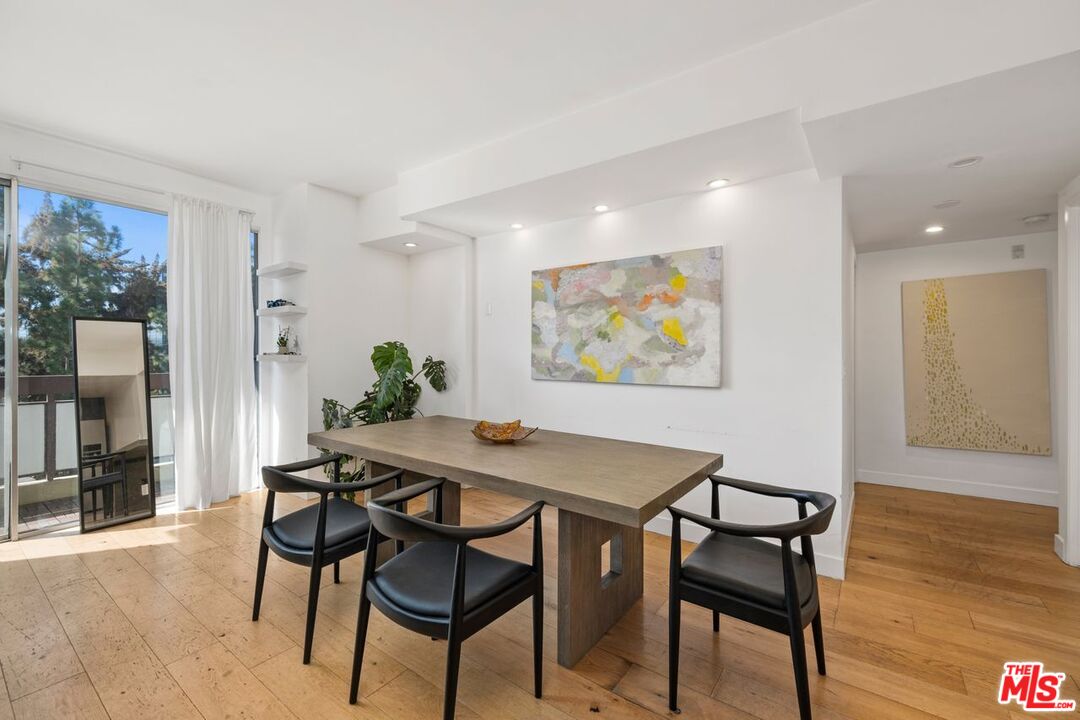 321 S San Vicente Blvd Unit: 408