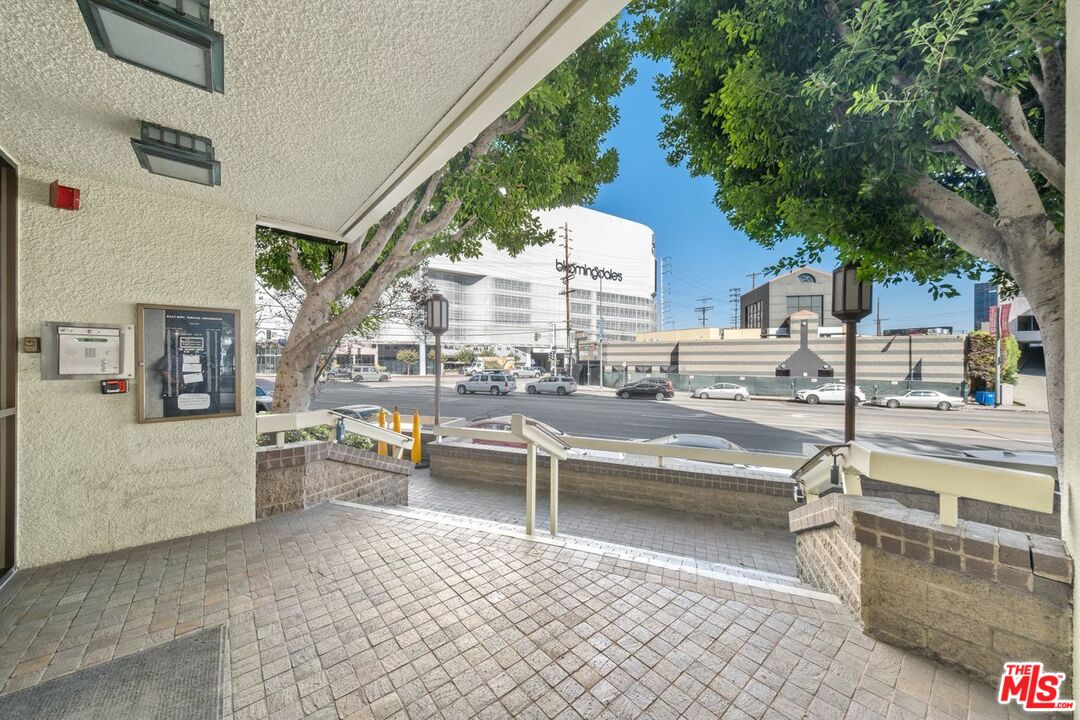 321 S San Vicente Blvd Unit: 408