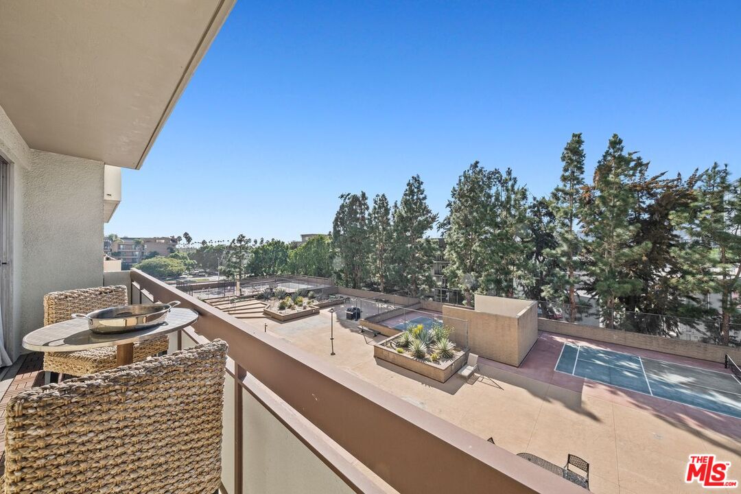321 S San Vicente Blvd Unit: 408