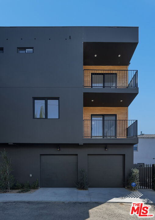 1435 S Crescent Heights Blvd