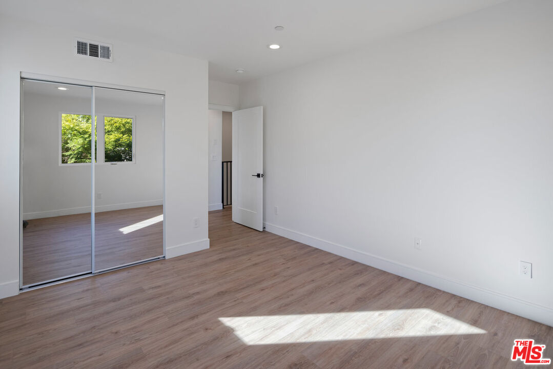 1435 S Crescent Heights Blvd