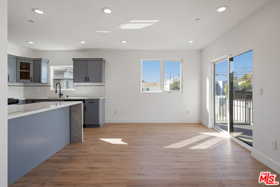 1435 S Crescent Heights Blvd