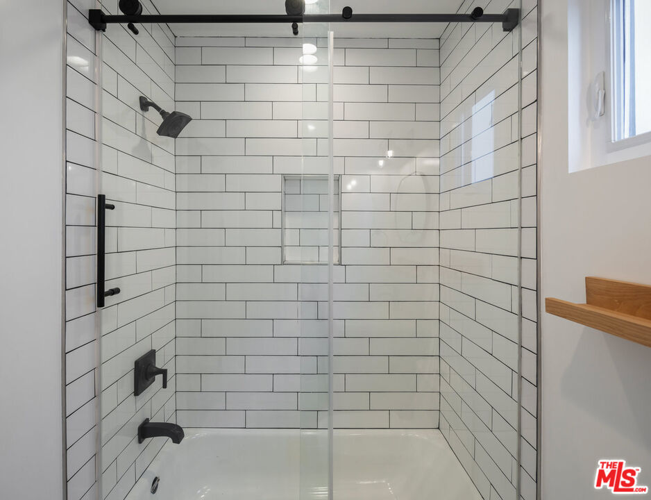 1435 S Crescent Heights Blvd