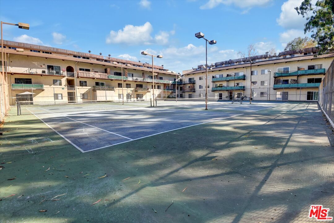 5460 White Oak Ave Unit: A109