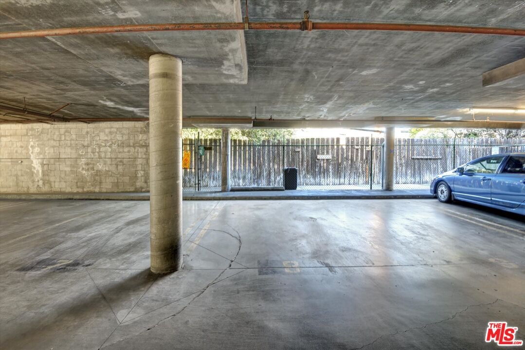 5460 White Oak Ave Unit: A109