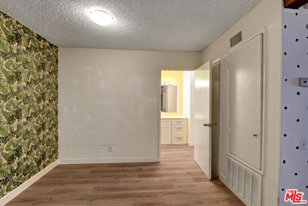 5460 White Oak Ave Unit: A109