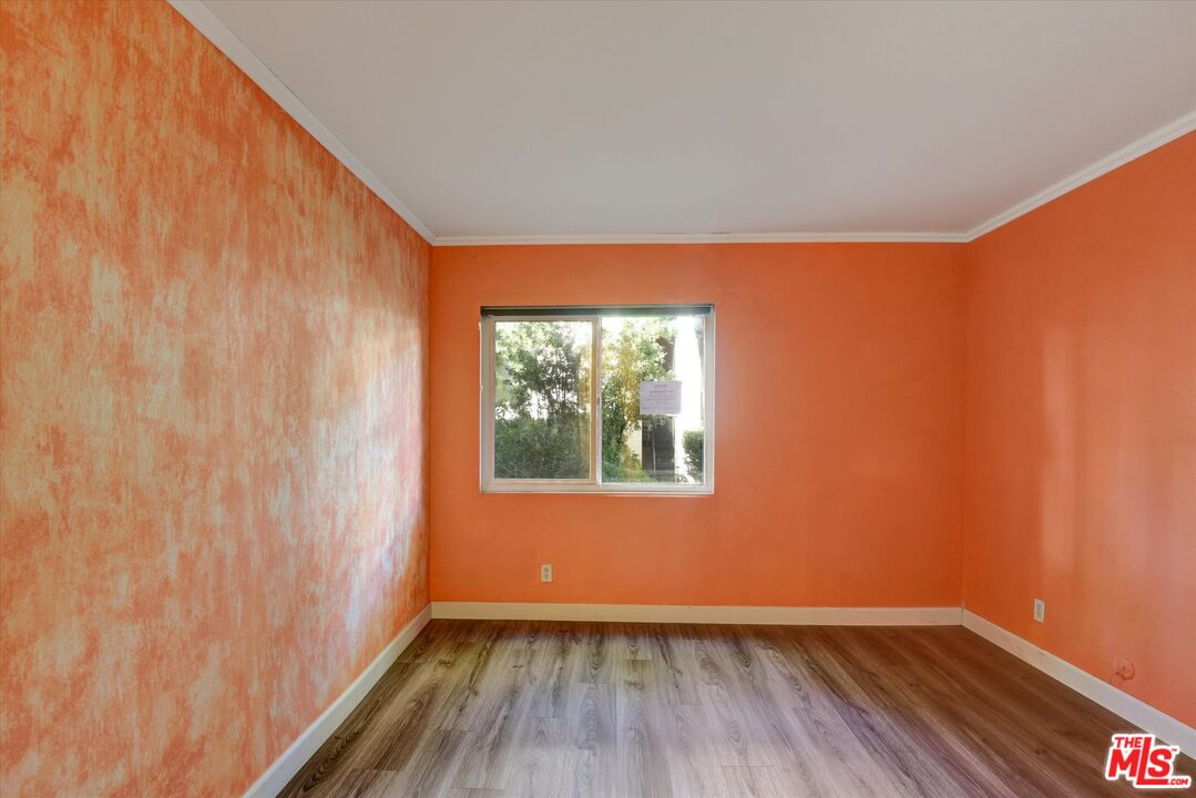 5460 White Oak Ave Unit: A109