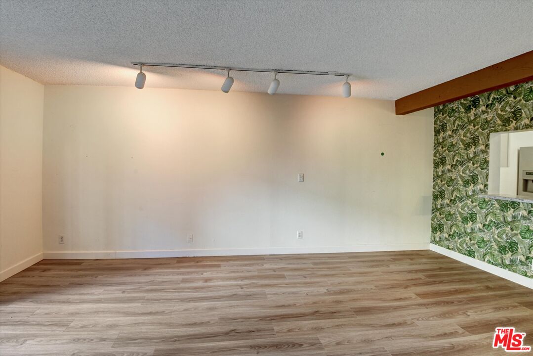 5460 White Oak Ave Unit: A109