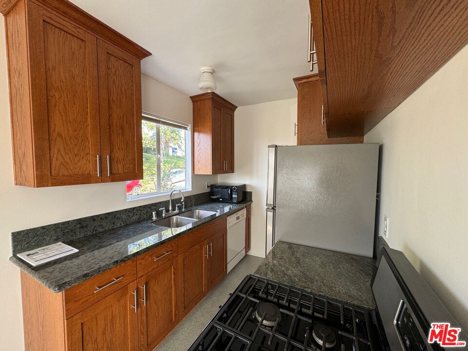 2986 Waverly Dr Unit: 1