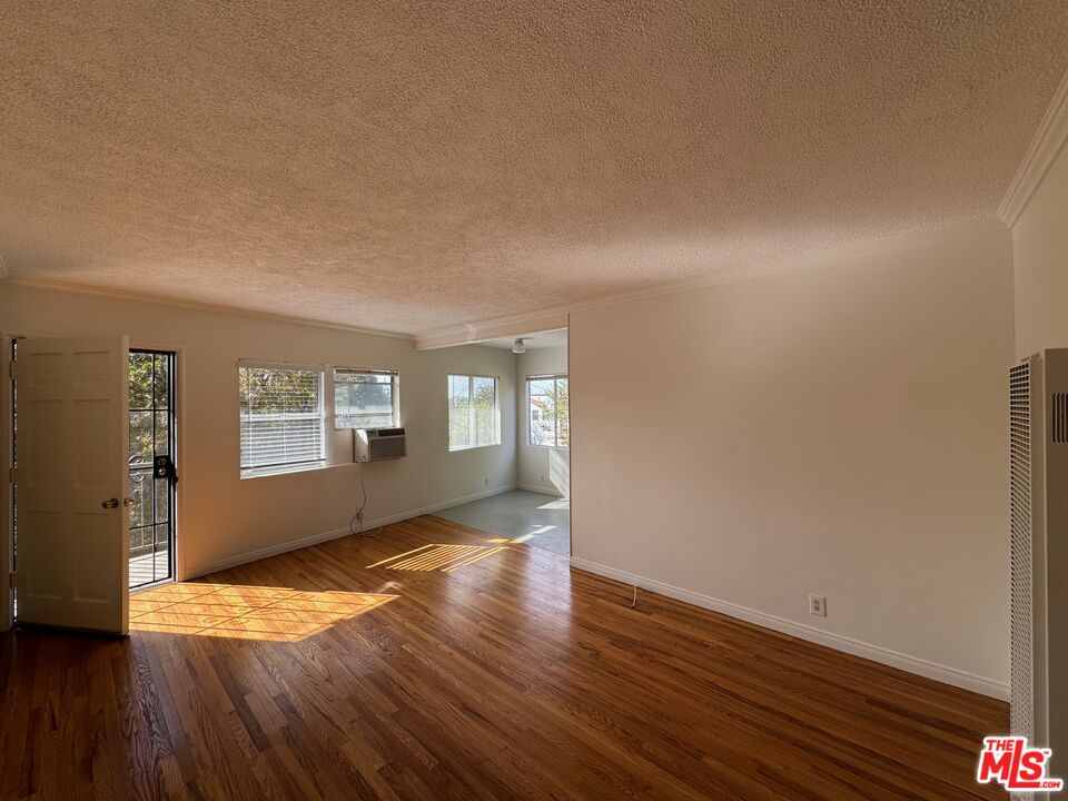 2986 Waverly Dr Unit: 1