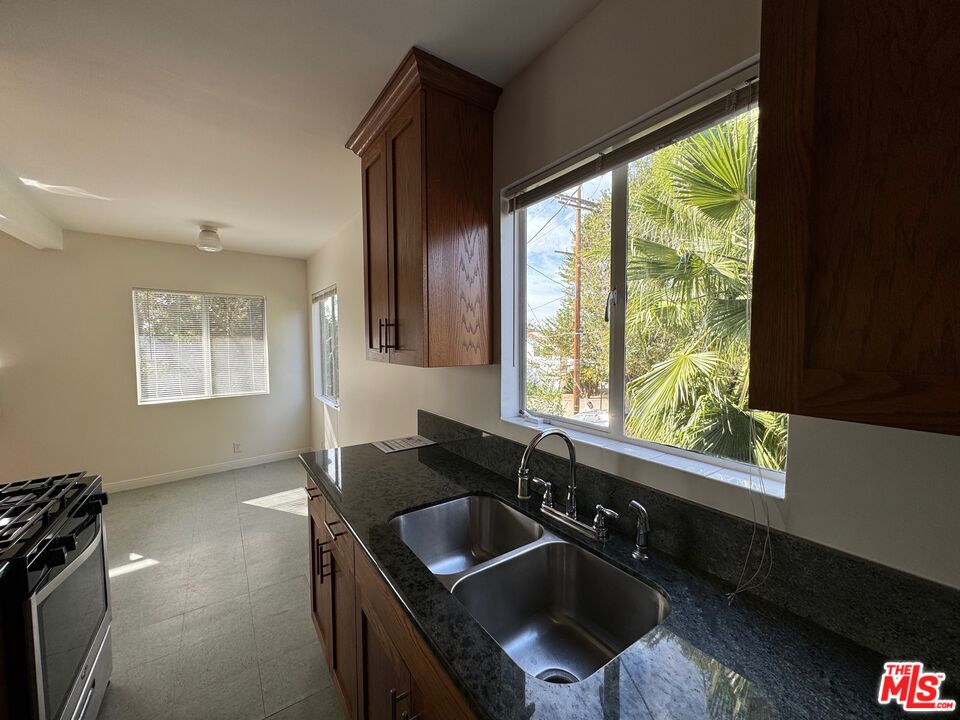 2986 Waverly Dr Unit: 1