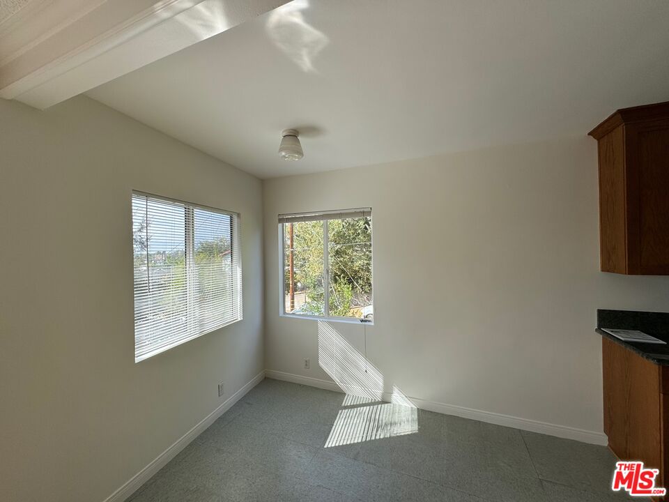 2986 Waverly Dr Unit: 1