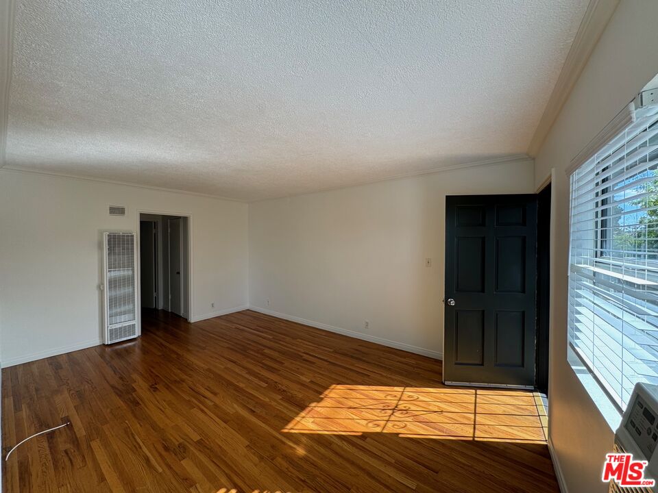 2986 Waverly Dr Unit: 1