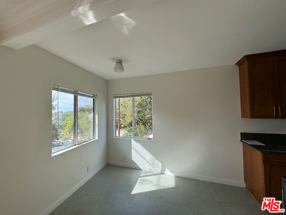 2986 Waverly Dr Unit: 1