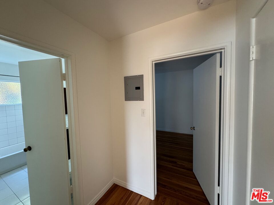 2986 Waverly Dr Unit: 1