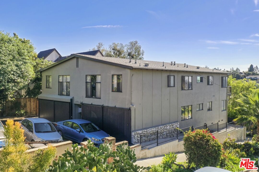 2986 Waverly Dr Unit: 1