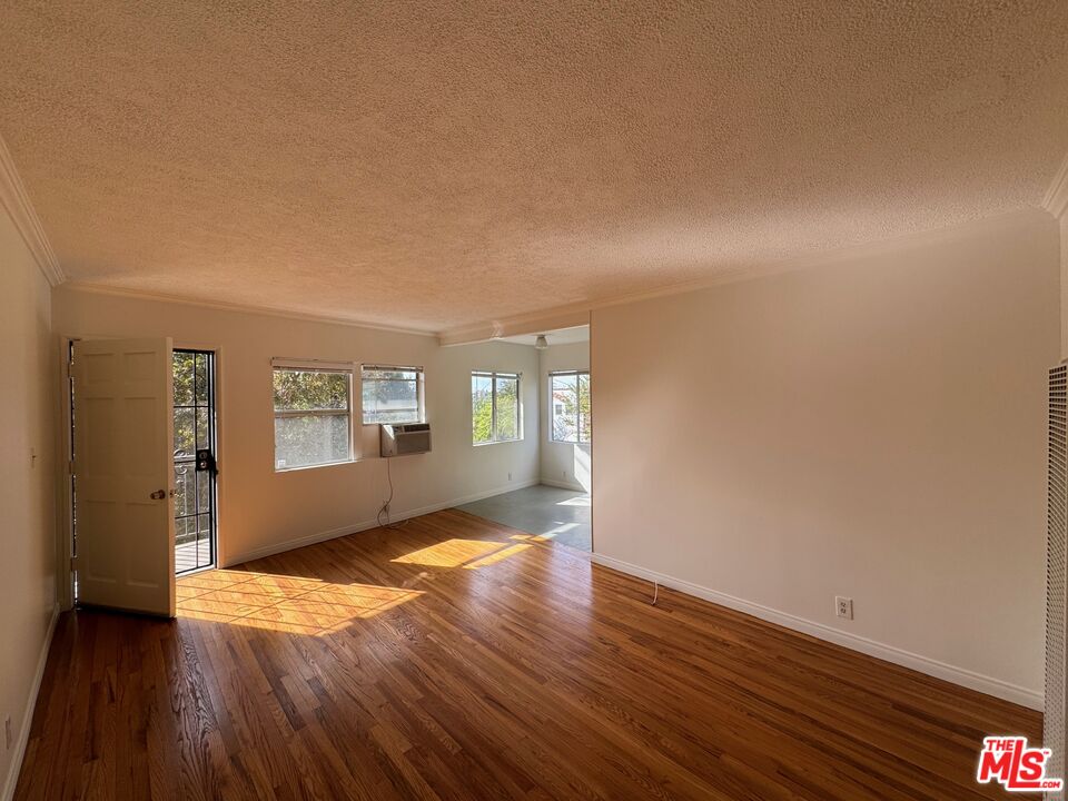 2986 Waverly Dr Unit: 1