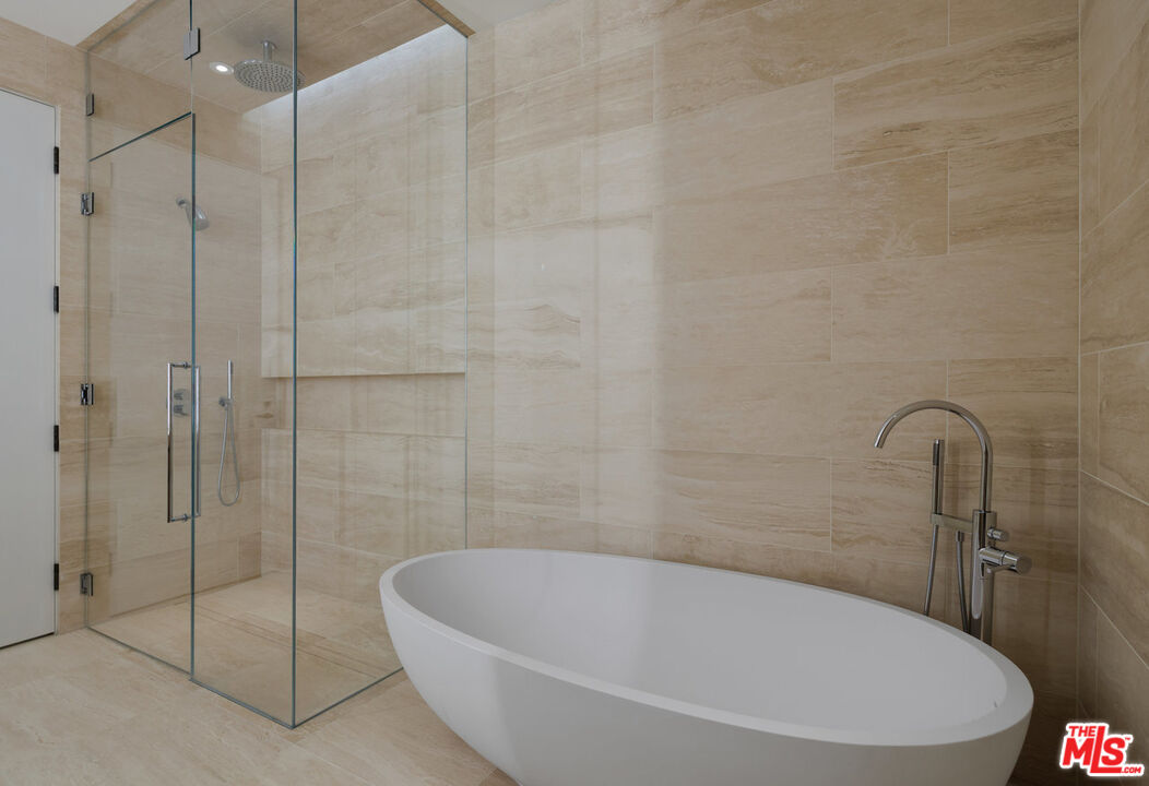 8899 Beverly Blvd Unit: 6G