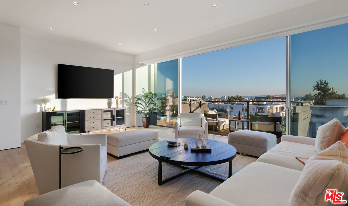 8899 Beverly Blvd Unit: 6G