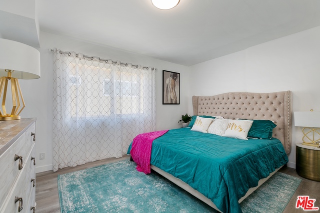 6736 Woodley Ave Unit: 11