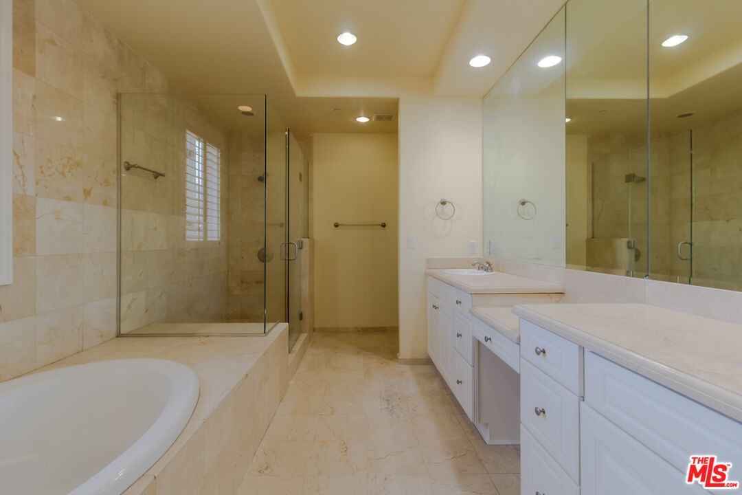 132 S Crescent Dr Unit: 103