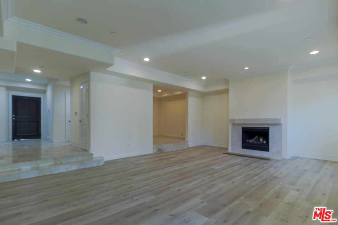 132 S Crescent Dr Unit: 103