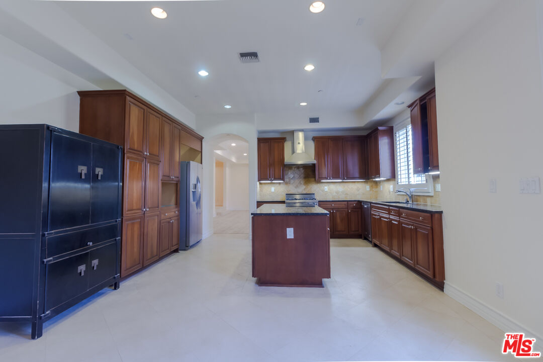 132 S Crescent Dr Unit: 103