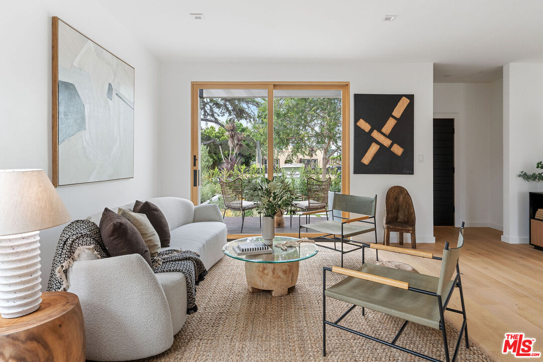 1706 S Carmelina Ave